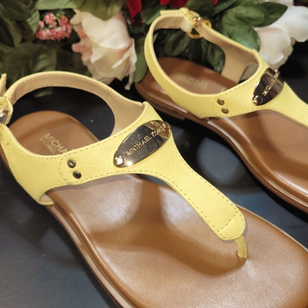 Michael Kors Plate Thong flat sandal in yellow leather NEE WITH DUSTBAG - Picture 10 of 12